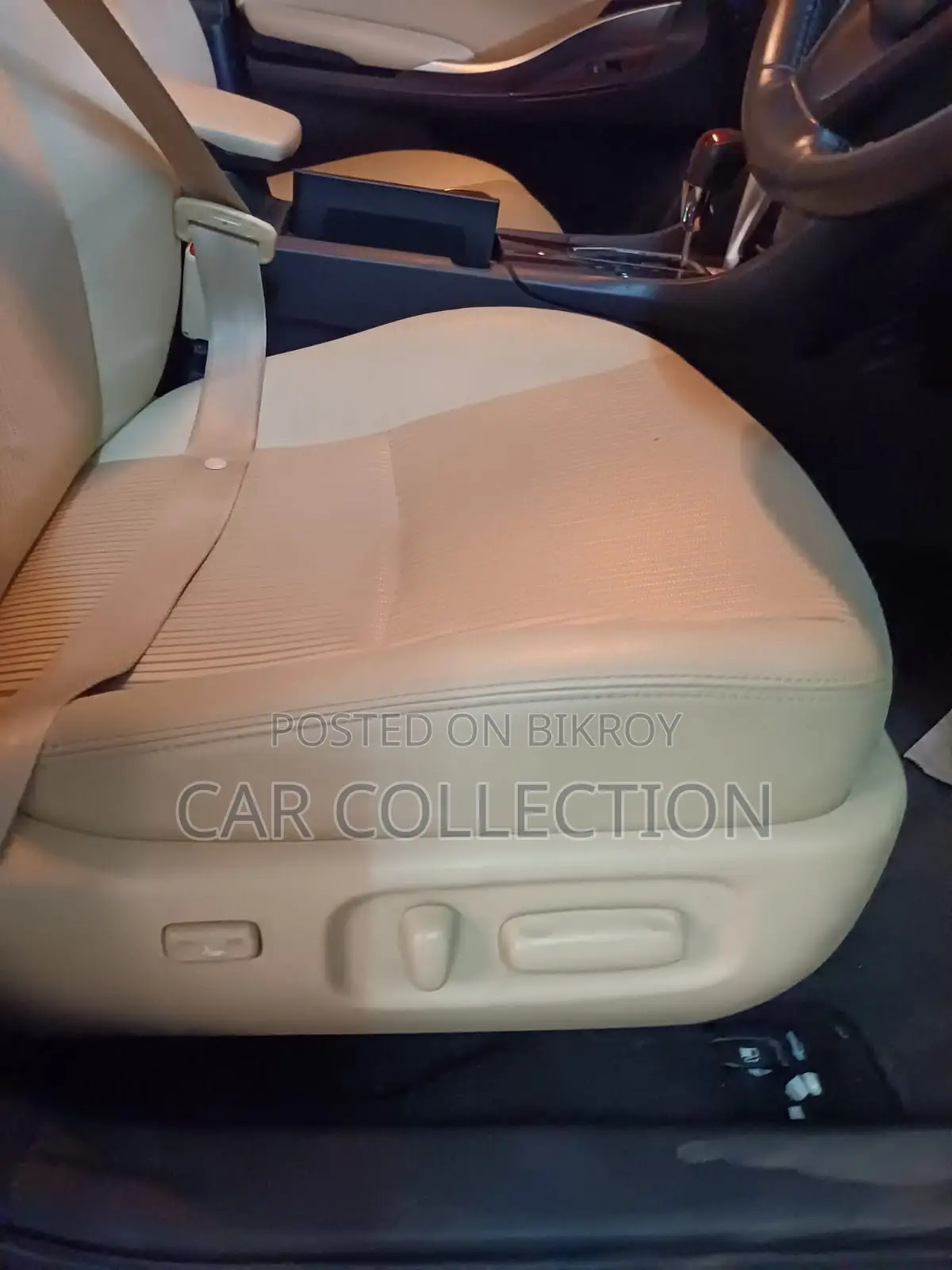 Toyota Premio 2018 Red