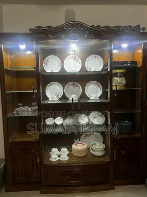 অরিজিনাল শেগুন কাঠের তৈরি শোকেস
