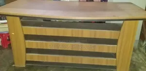 5' X 2'5" Size Office Table (Or Reading Table) Will Be Sold