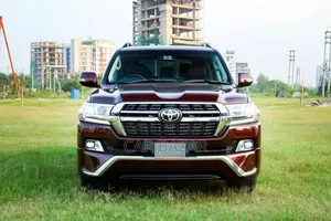Toyota Land Cruiser 4.5 V8 VXR 2017 Maroon