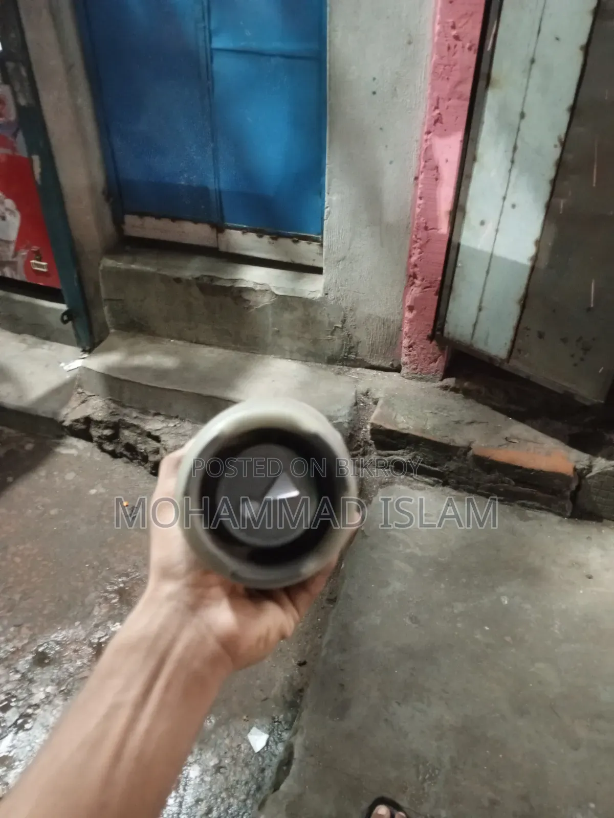 অরজিনাল জেবিএল স্পিকার চার্জার ছাড়া বাহির থেকে আনা ক্যাশ মেমো নেই