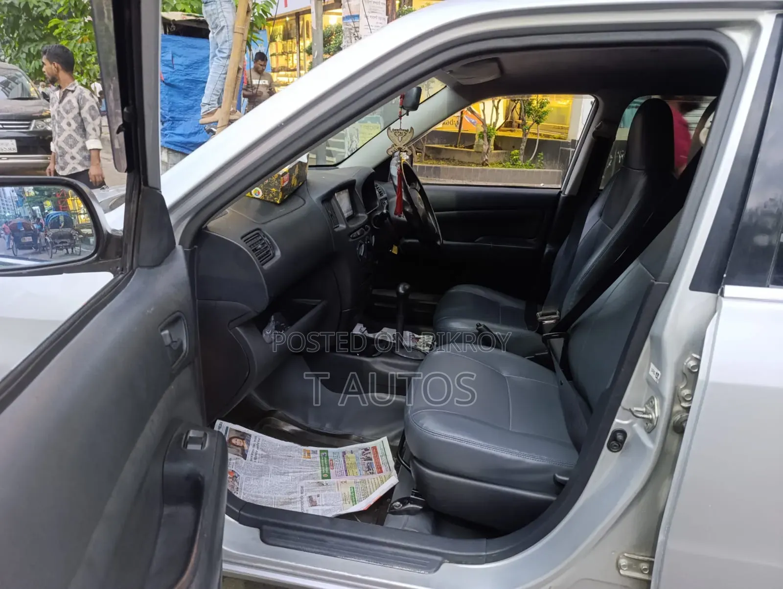 টয়োটা প্রোবক্স ২০১২ রূপালী