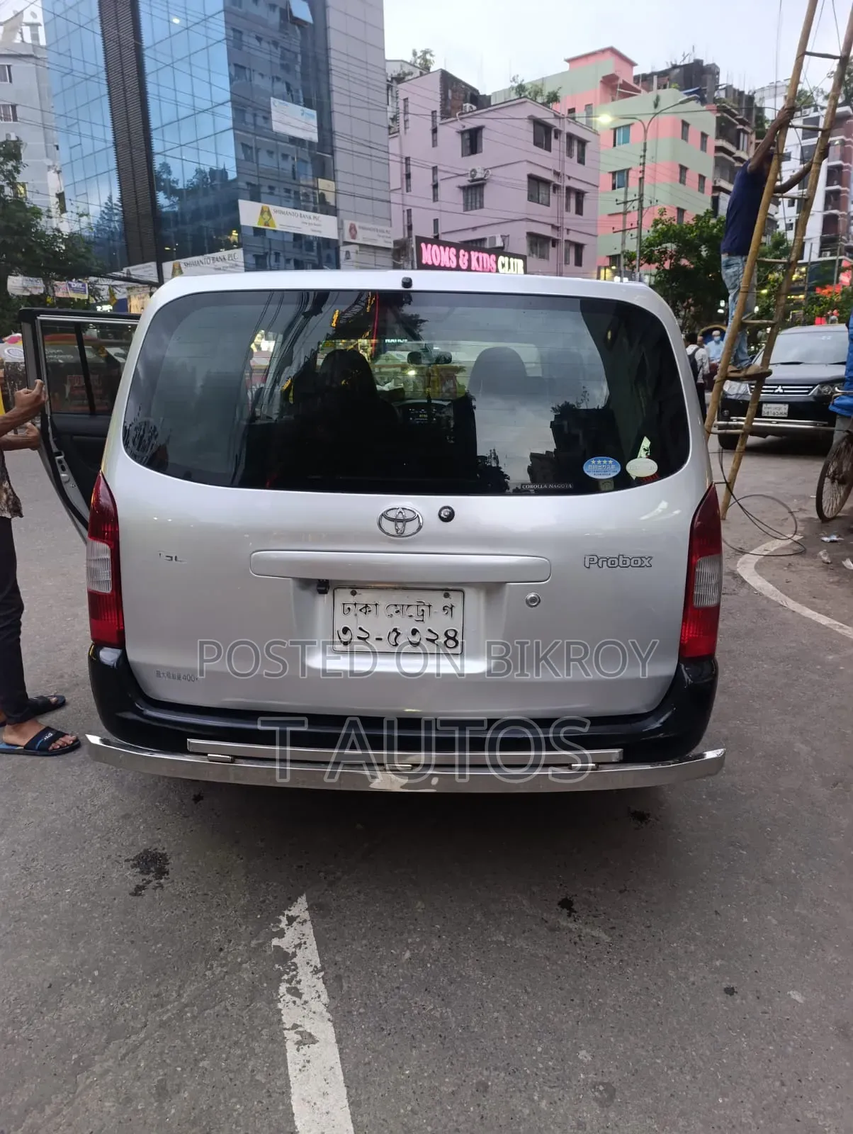 টয়োটা প্রোবক্স ২০১২ রূপালী
