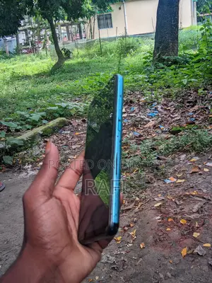 Motorola Moto E32 (India) 64 GB Blue