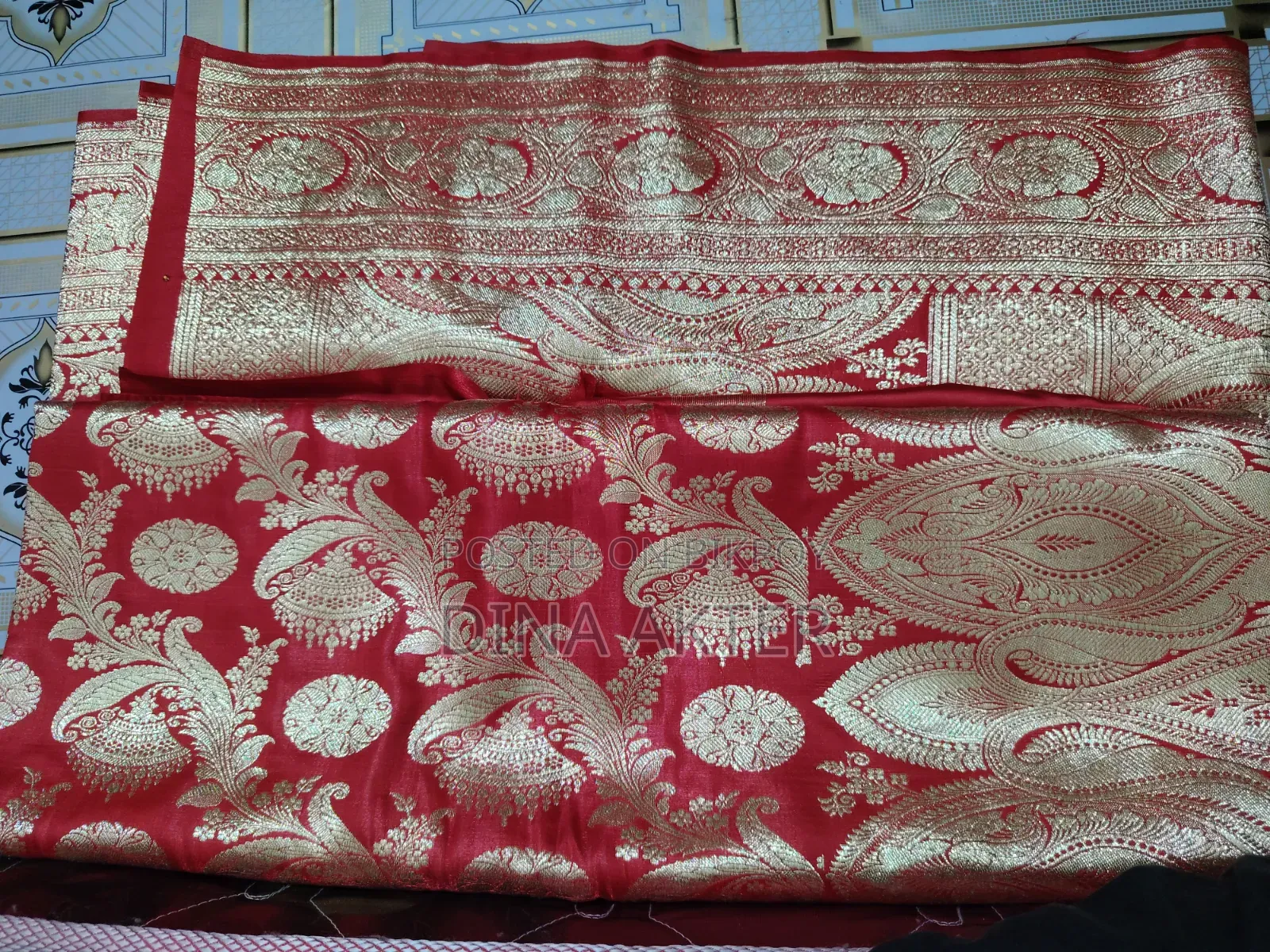 বেনারসি আর মিনাকারী কাতান শাড়ি