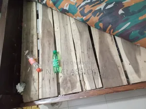 কিং সাইজ খাট- ৫ ফিট বাই ৬ ফিট*