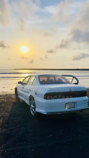 টয়োটা স্প্রিন্টার ১৯৯৭ হোয়াইট