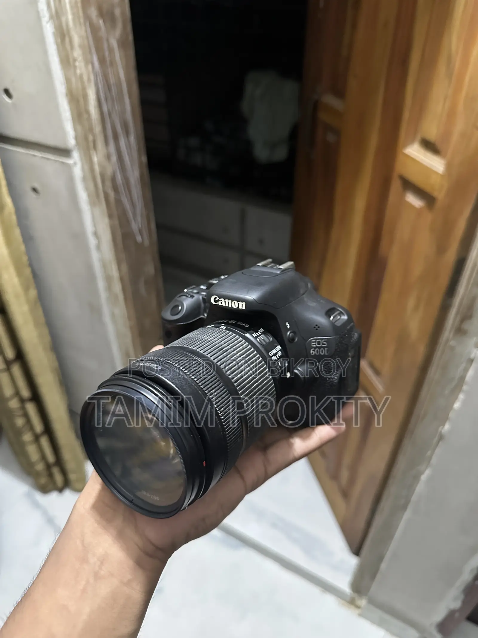 Canon EOS 600D + 18-135mm IS STM Lens + Boya Mic + Backpack