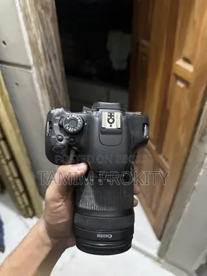 Canon EOS 600D + 18-135mm IS STM Lens + Boya Mic + Backpack