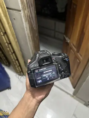 Canon EOS 600D + 18-135mm IS STM Lens + Boya Mic + Backpack