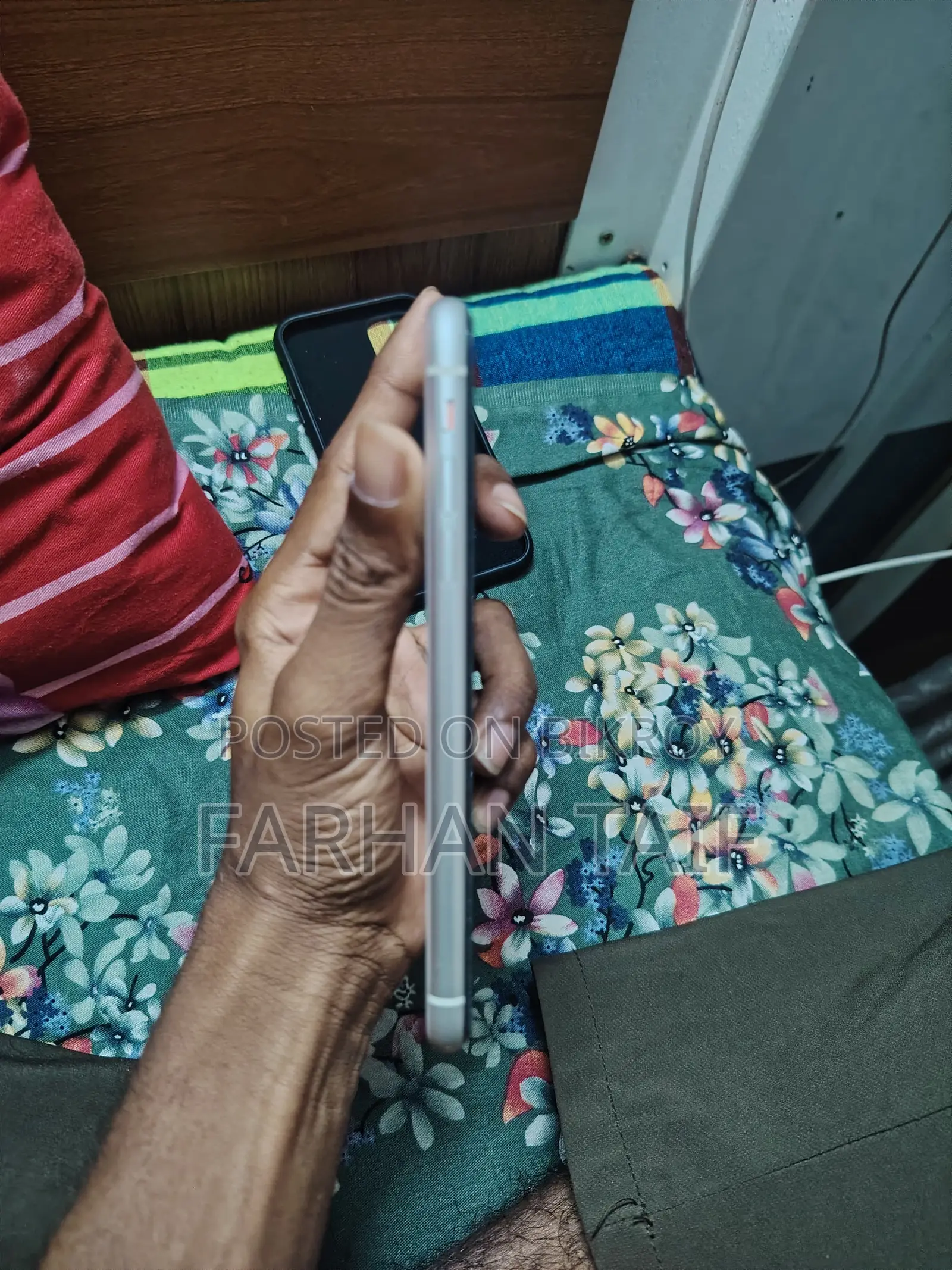 অ্যাপল আইফোন ১১ ১২৮ জিবি হোয়াইট