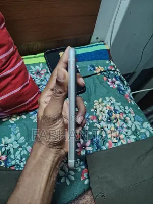 অ্যাপল আইফোন ১১ ১২৮ জিবি হোয়াইট
