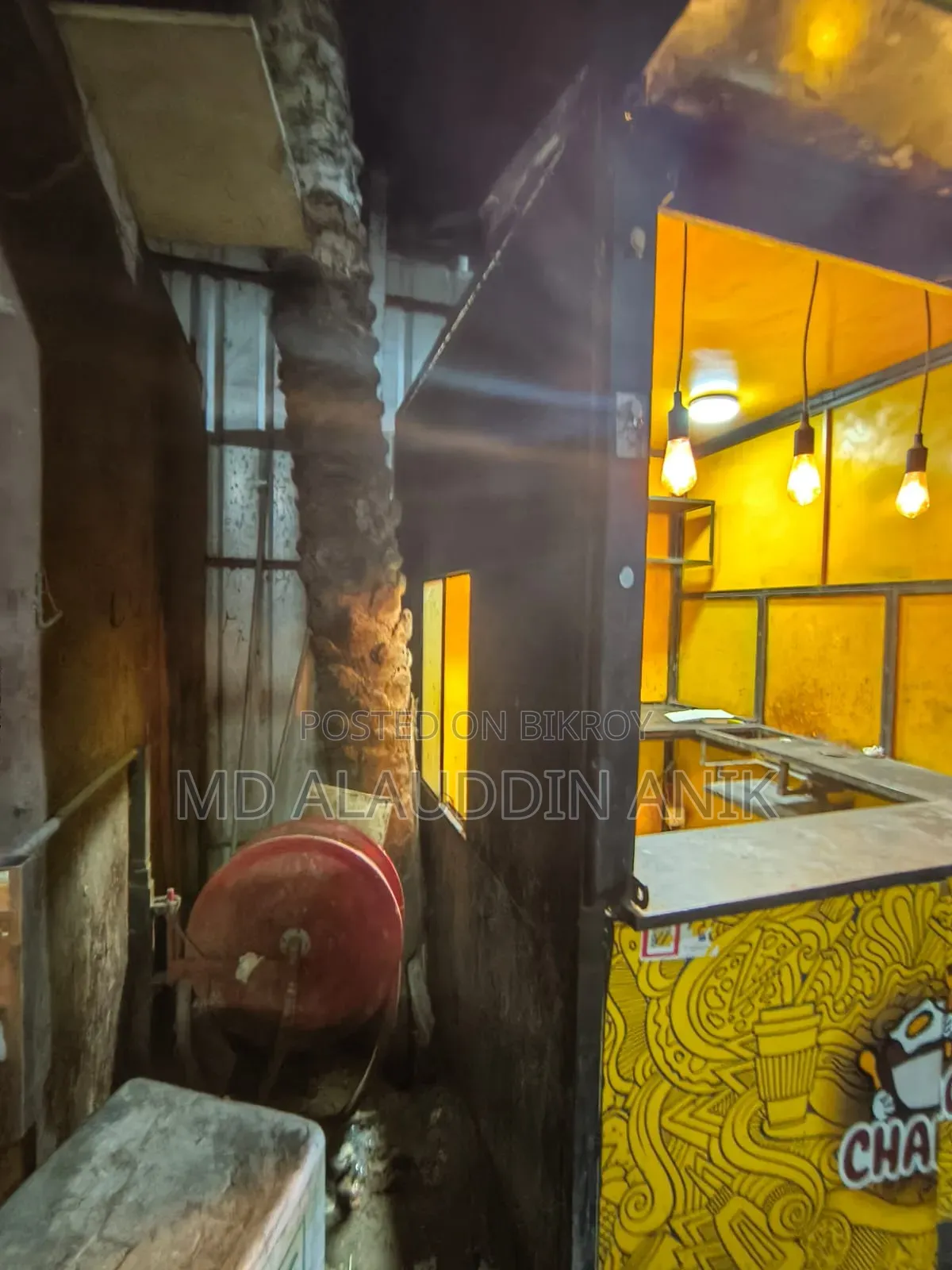 একটি ফুল লোহার তৈরি ফুডকার্ট বিক্রি হবে।