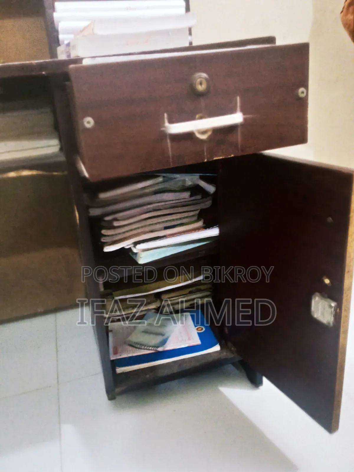Otobi Reading Table