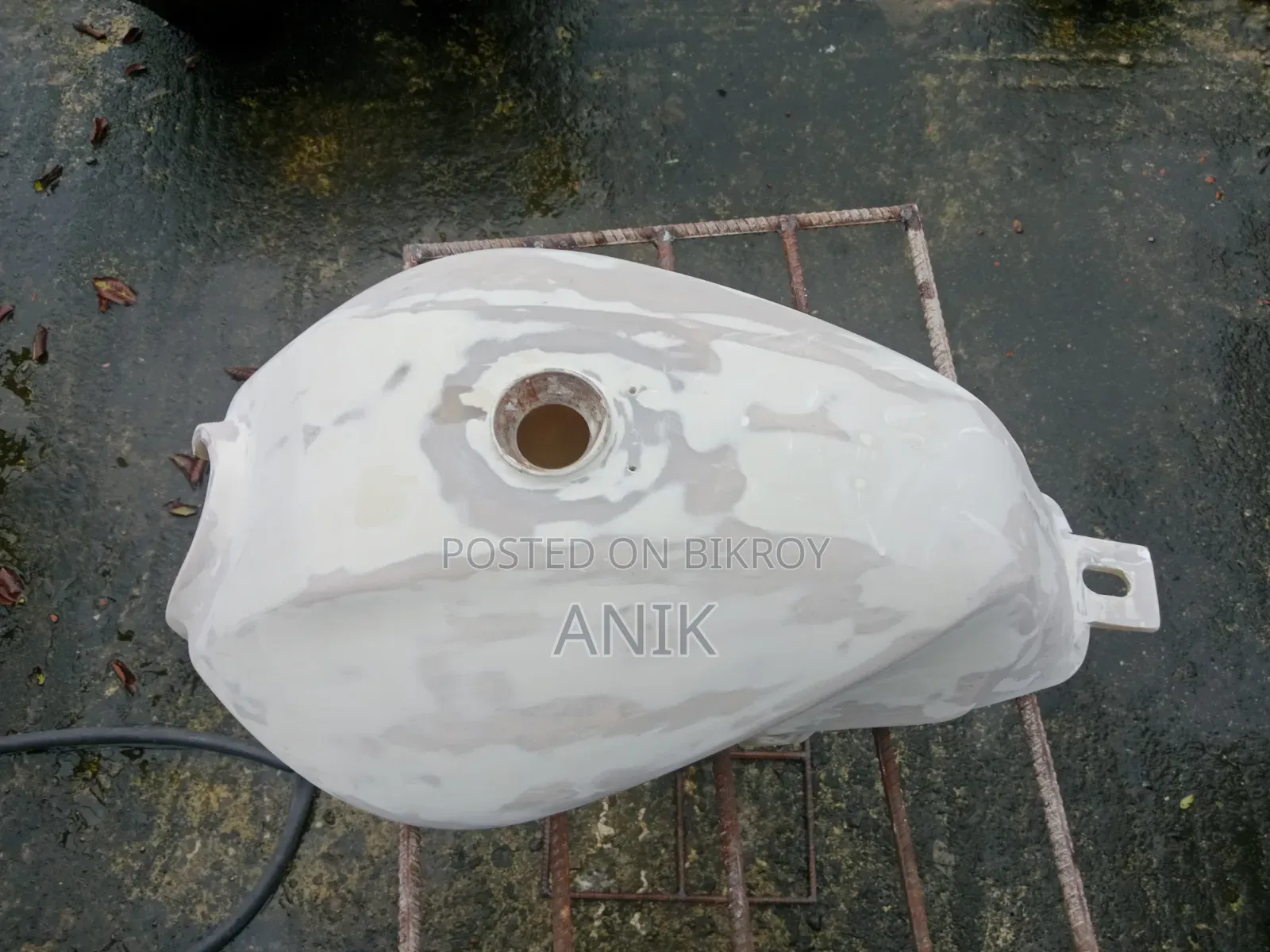 Bajaj Platina fuel tank