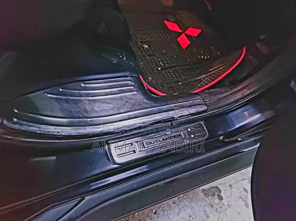 Mitsubishi Outlander 2012 Black