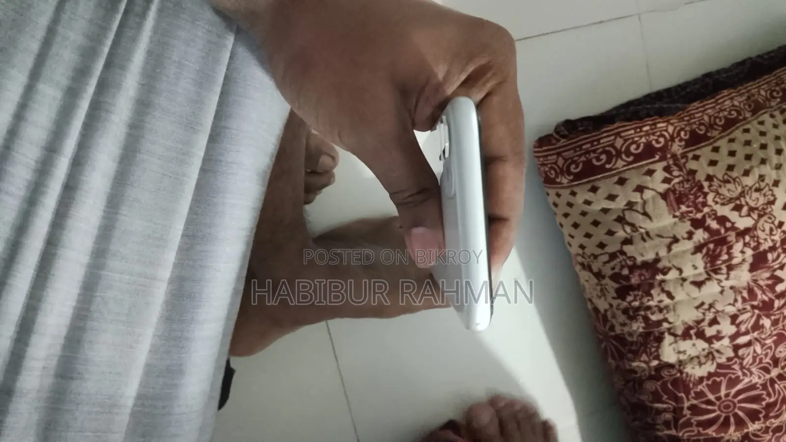 অ্যাপল আইফোন ১১ ৬৪ জিবি হোয়াইট