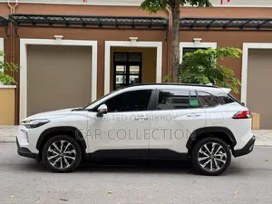 New Toyota Corolla Cross XLE 2025 Pearl