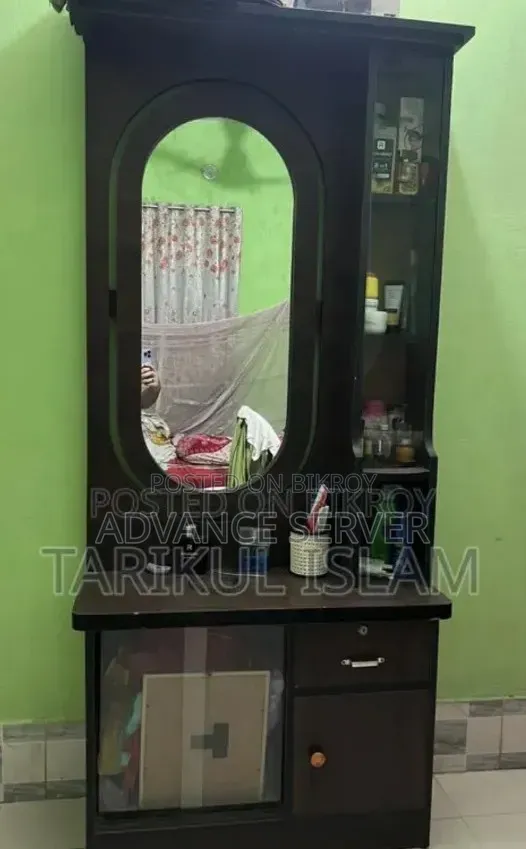 dressing table