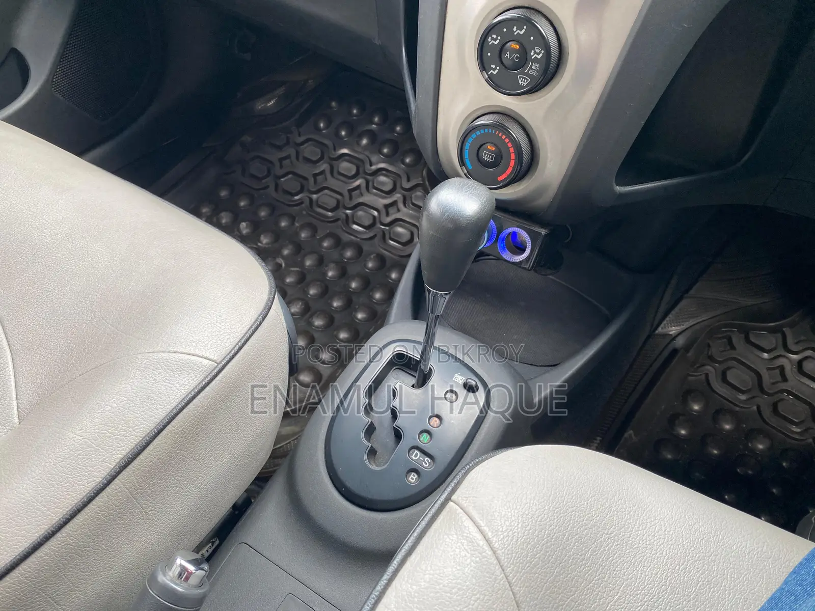 Toyota Vitz 2010
