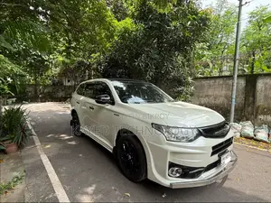 Mitsubishi Outlander 2.4 PHEV AWD 2013 Pearl