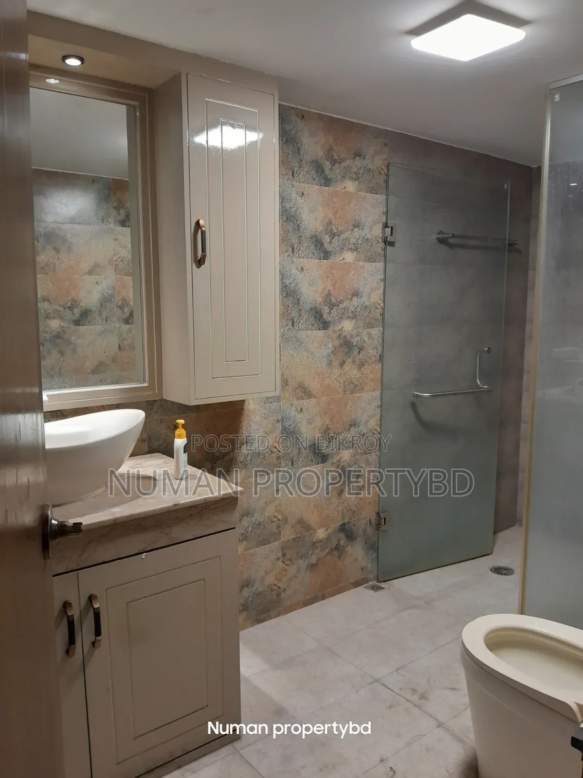 Furnished 3-Bedroom Apartment in Numan Property Bd, Basundhara for Rent