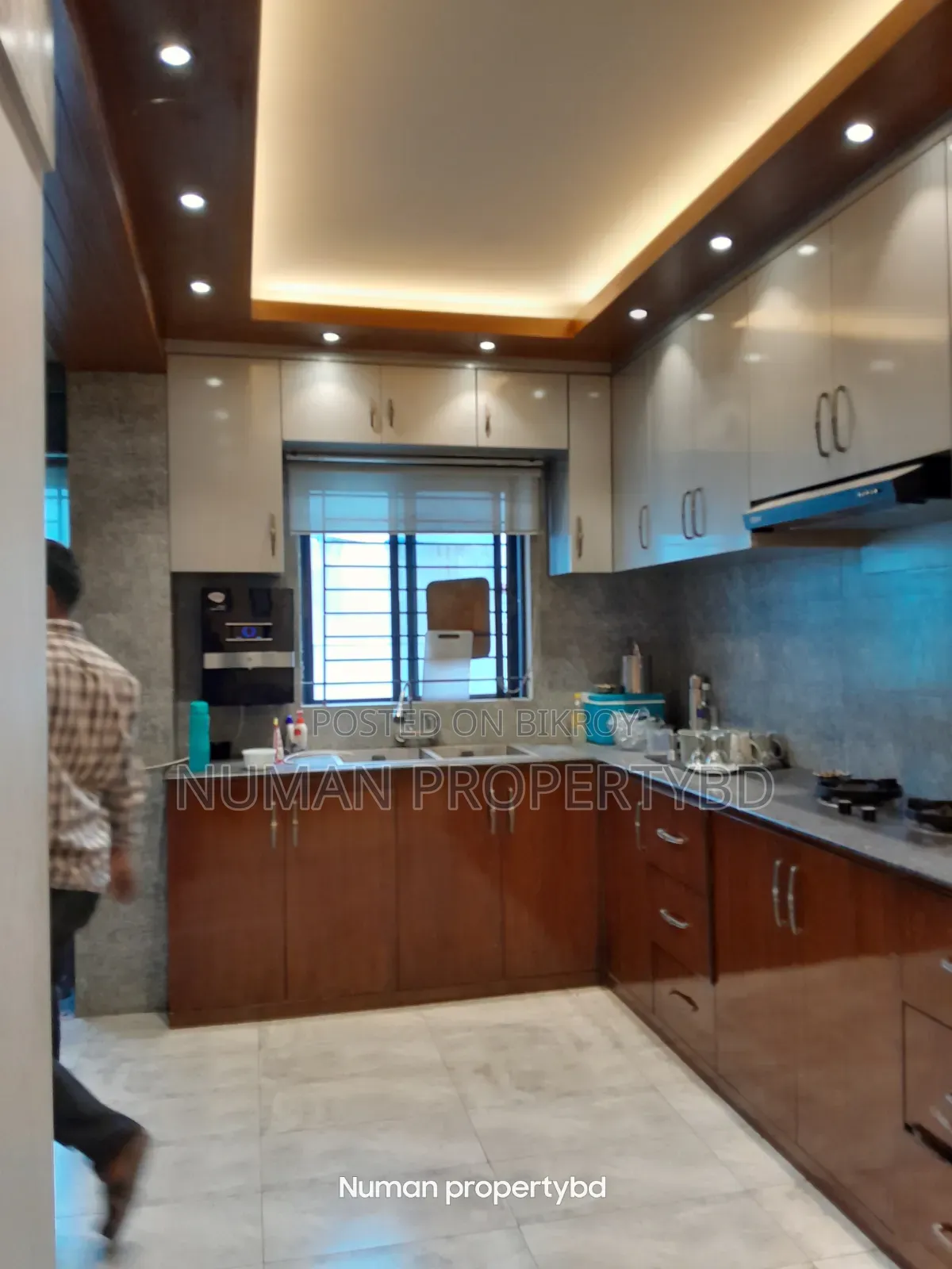 Furnished 3-Bedroom Apartment in Numan Property Bd, Basundhara for Rent