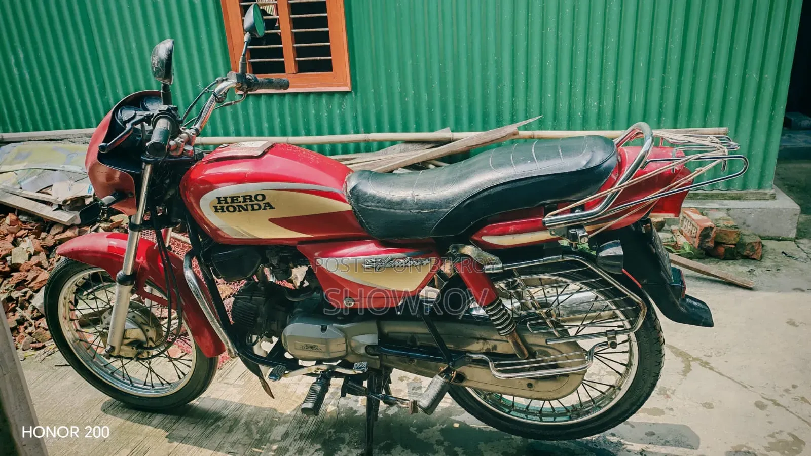 Hero 2011 Red