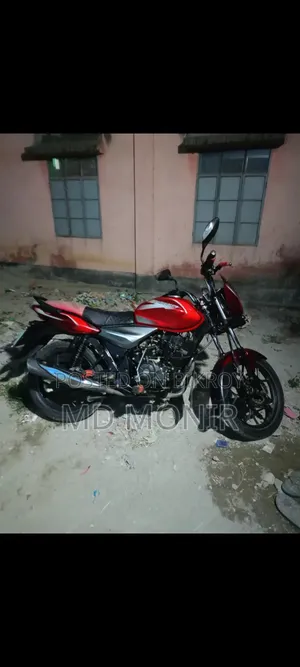 বাজাজ ডিসকভার ১২৫ ২০১৯ রেড