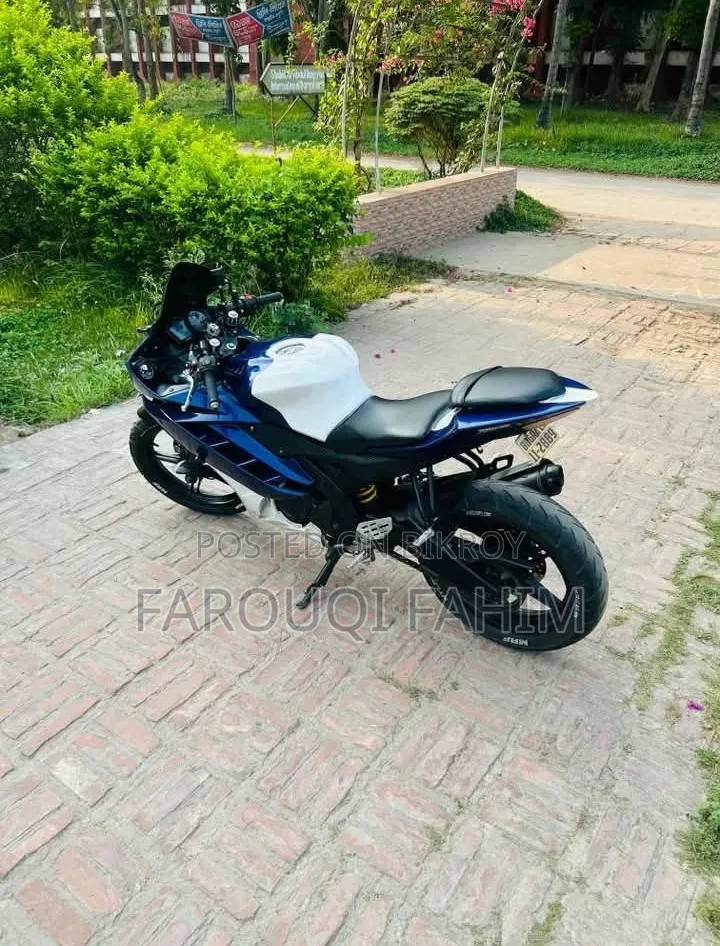 Yamaha R15 V2 Fi 2012