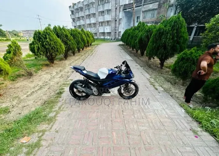 Yamaha R15 V2 Fi 2012