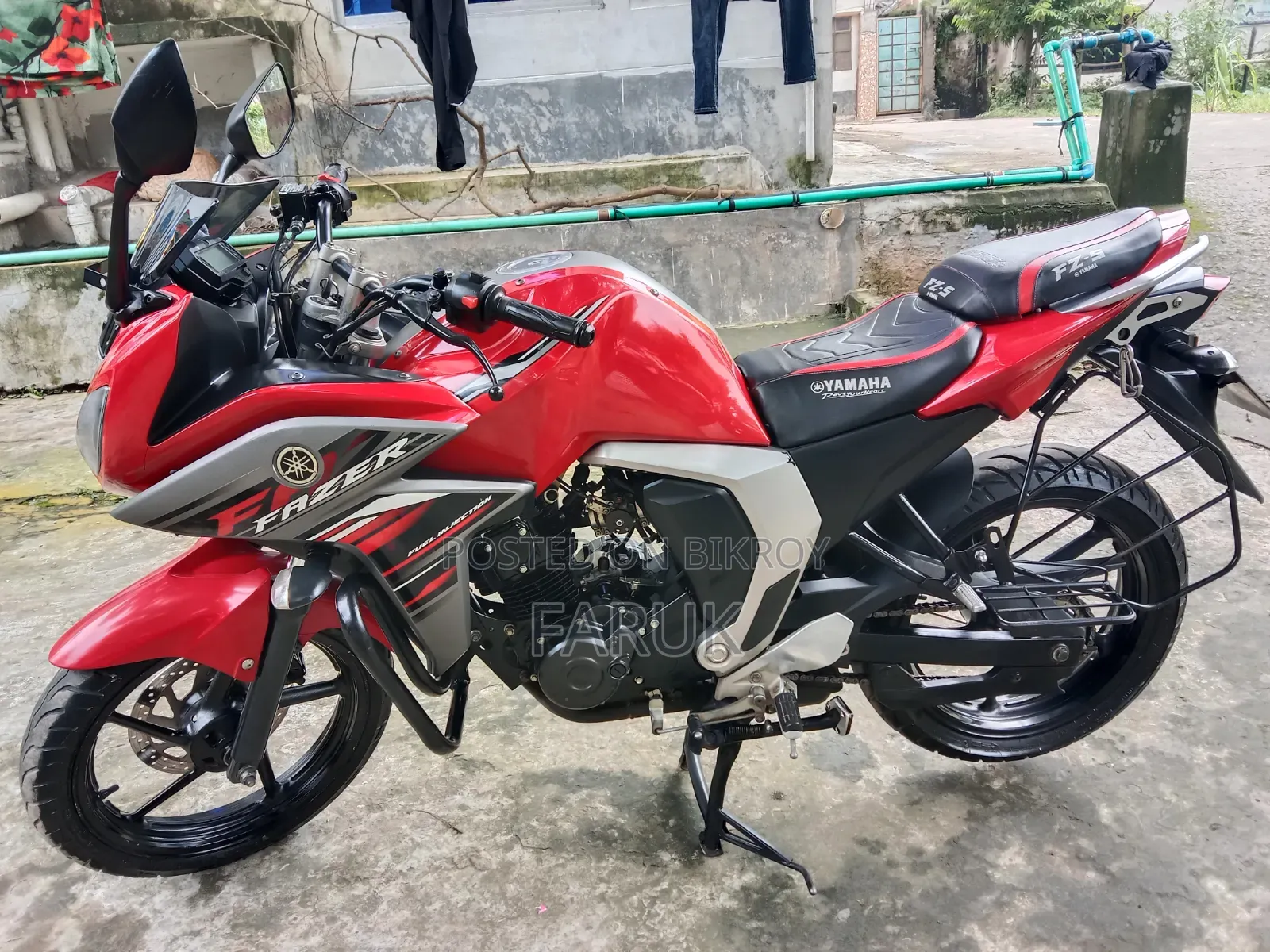 ইয়ামাহা এফজেড ২০২২ লাল