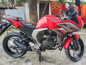 ইয়ামাহা এফজেড ২০২২ লাল