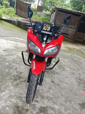 ইয়ামাহা এফজেড ২০২২ লাল
