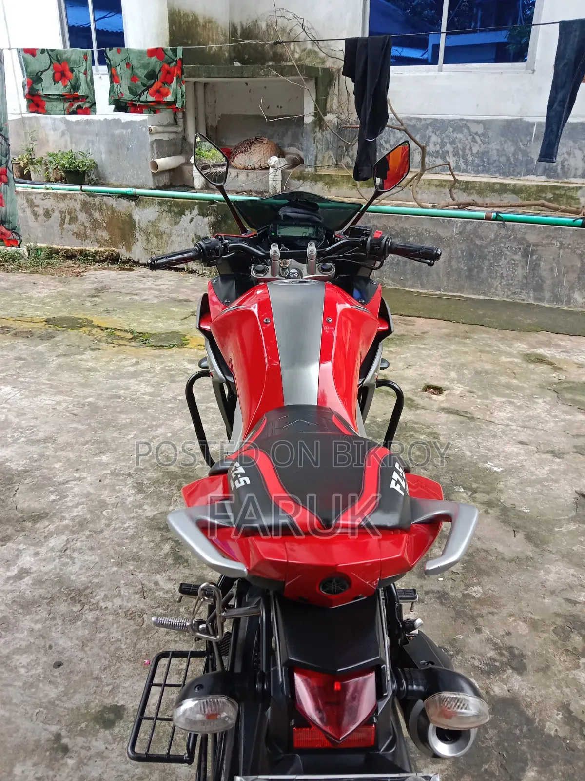ইয়ামাহা এফজেড ২০২২ লাল