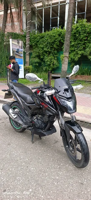 হোন্ডা এক্স-ব্লেড ১৬০ ২০২০ কালো