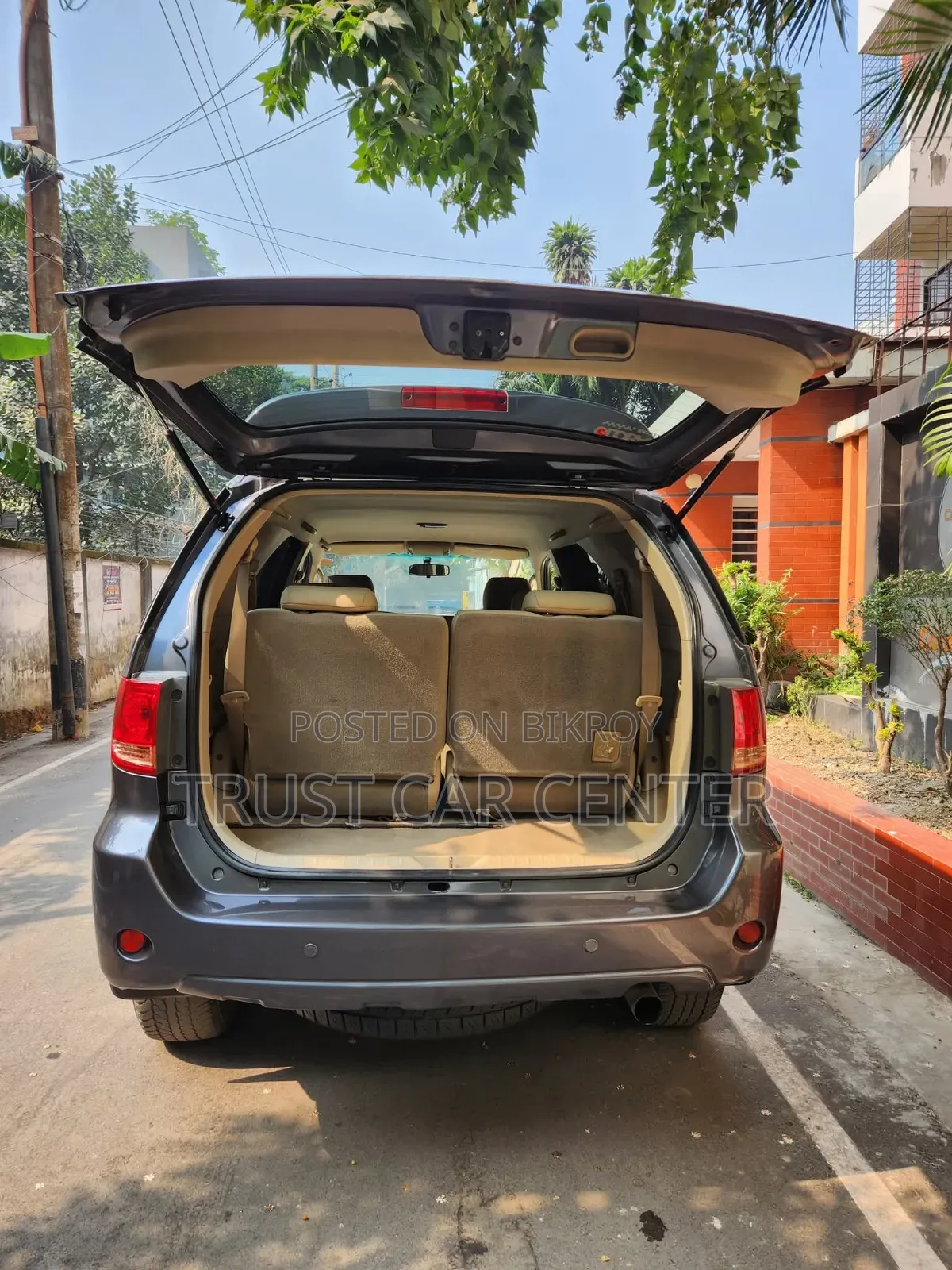 টয়োটা ফরচুনার ২০০৬ গ্রে