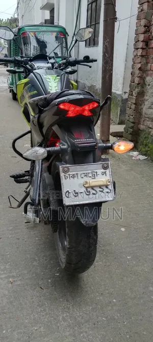 হোন্ডা হর্নেট ২০২২ ধূসর