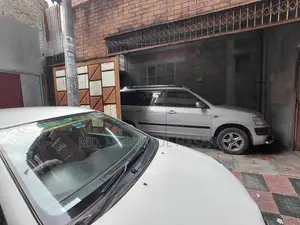 টয়োটা সাকসিড ২০০৫ সিলভার