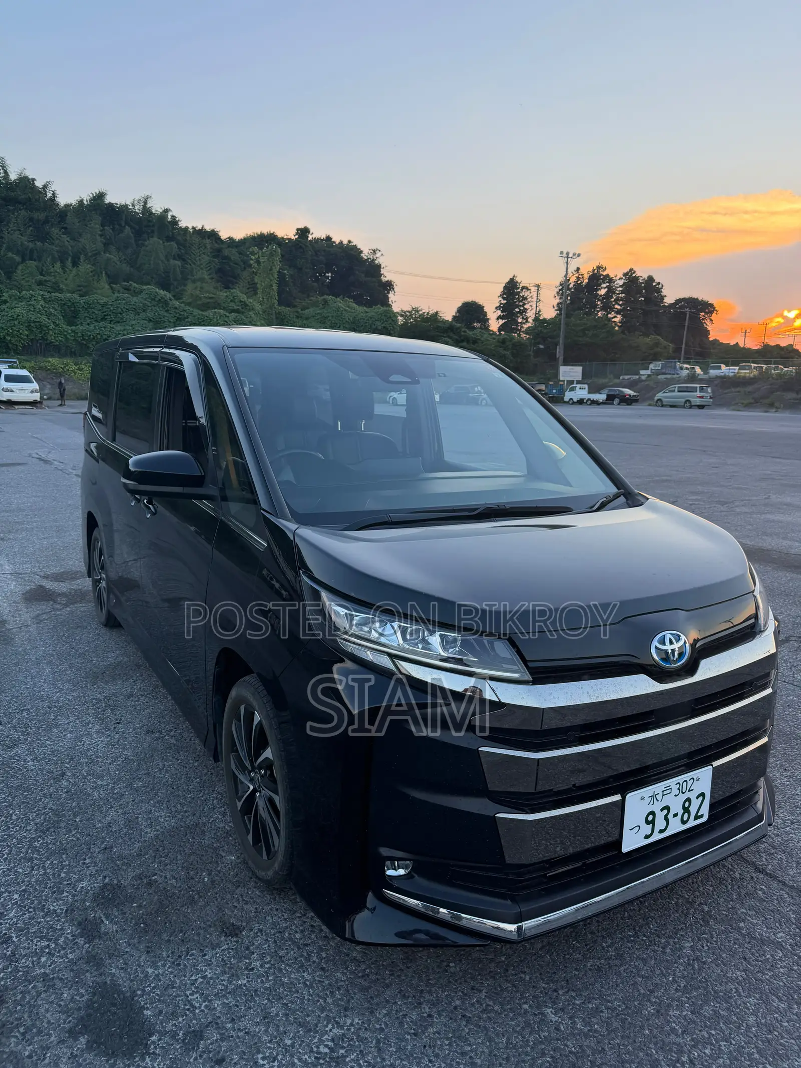 New Toyota Noah 2023 Black