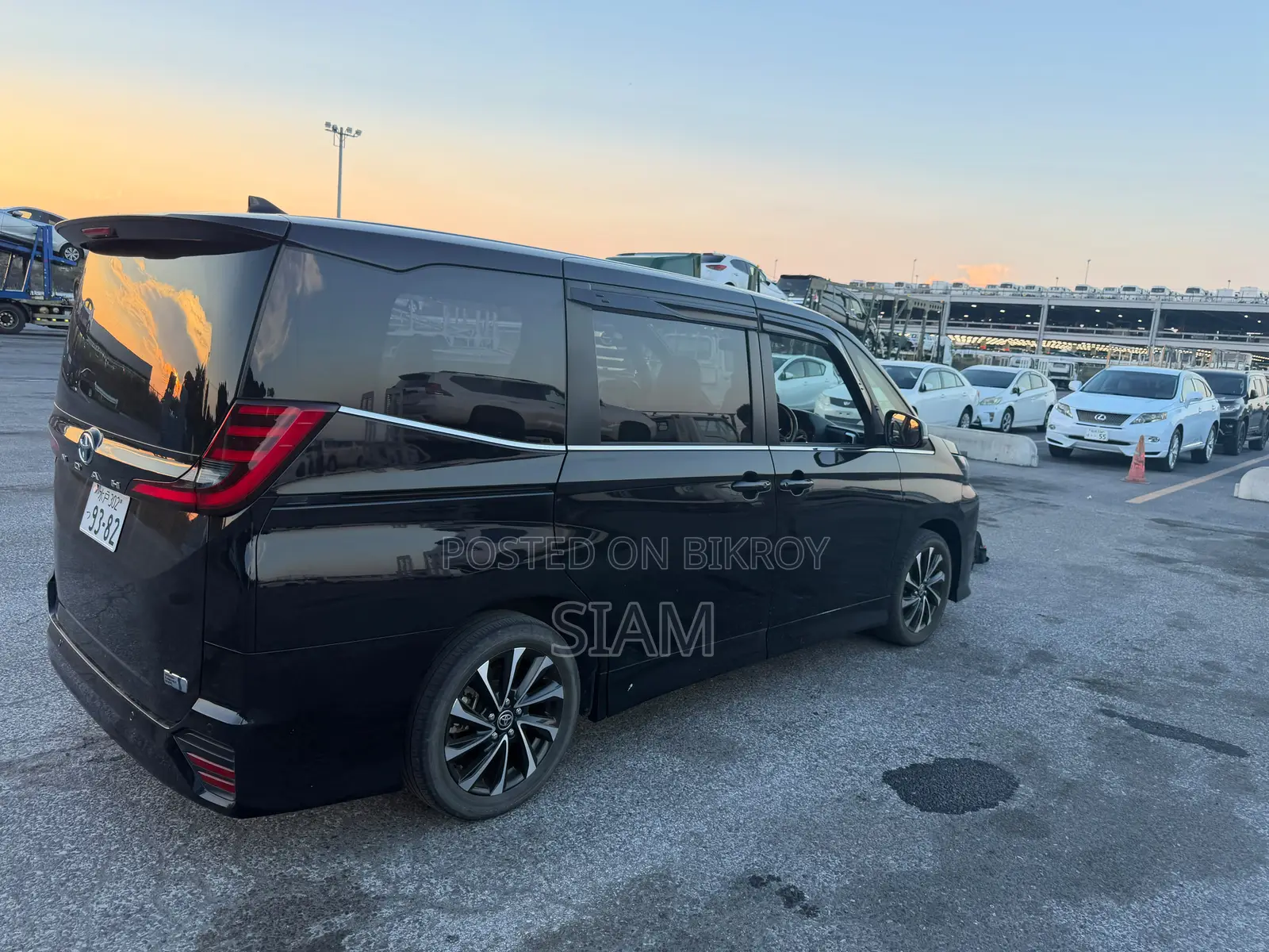 New Toyota Noah 2023 Black