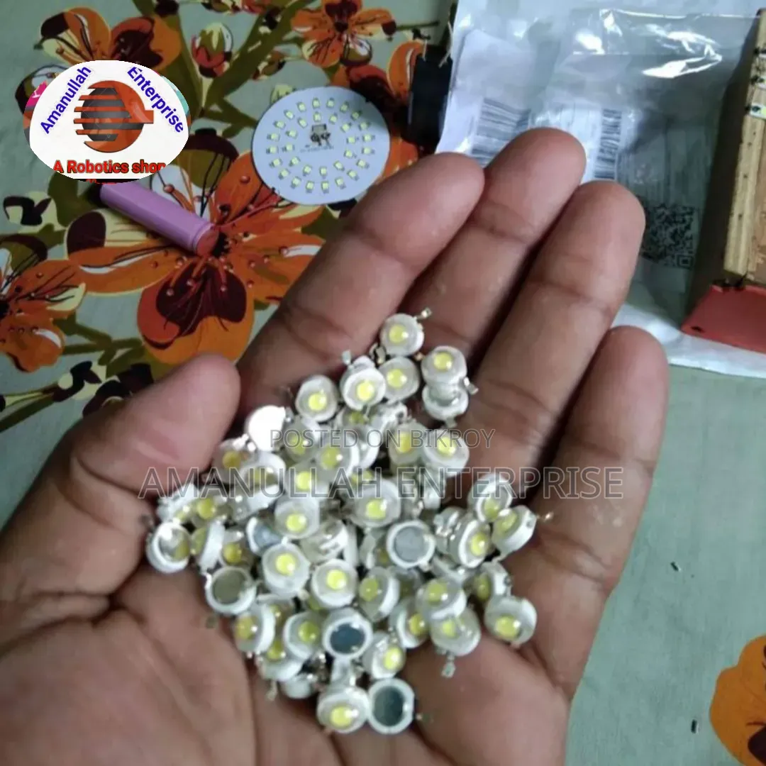 হোয়াইট এলইডি (পাথর) ৩০ পিস
