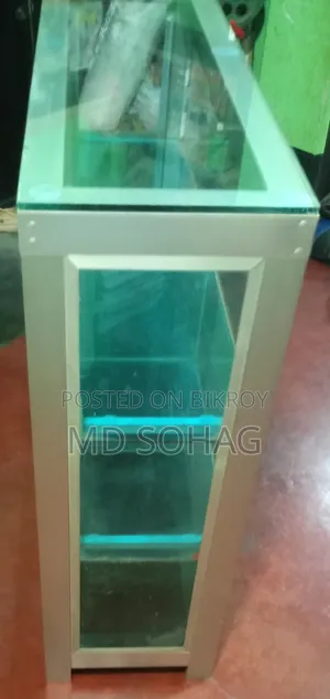 Aluminum glass showcase