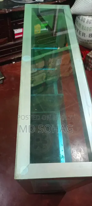 Aluminum glass showcase