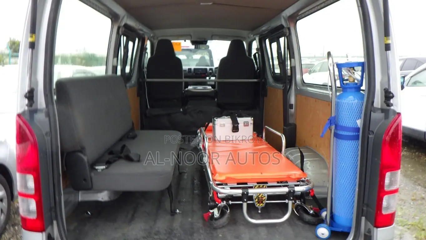 Toyota HiAce 2021 Silver