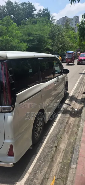 Toyota Noah 2020 Pearl