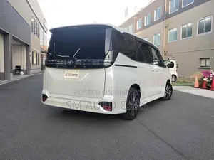 Toyota Voxy Hybrid S-Z Two-Wheel Drive Seven-Seater 2023 Pearl