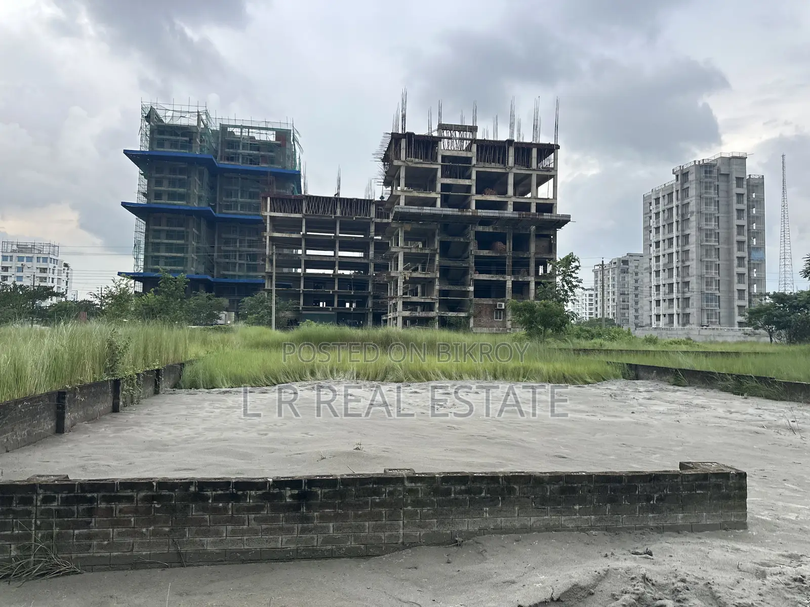 M Block, 7.5 katha, South facing, Urgent sale, Bashundhara