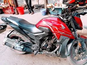 হোন্ডা এক্স-ব্লেড ১৬০ ২০২২ লাল