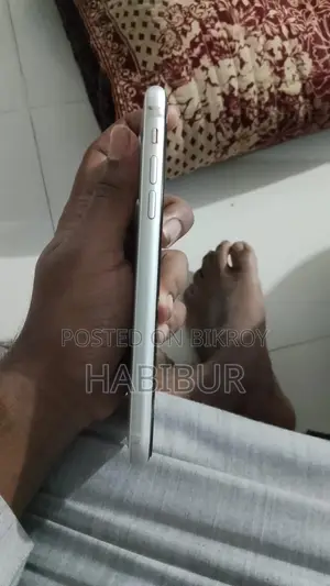 অ্যাপল আইফোন ১১ ৬৪ জিবি হোয়াইট